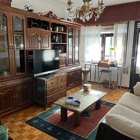 Mirador Da Burga 아파트